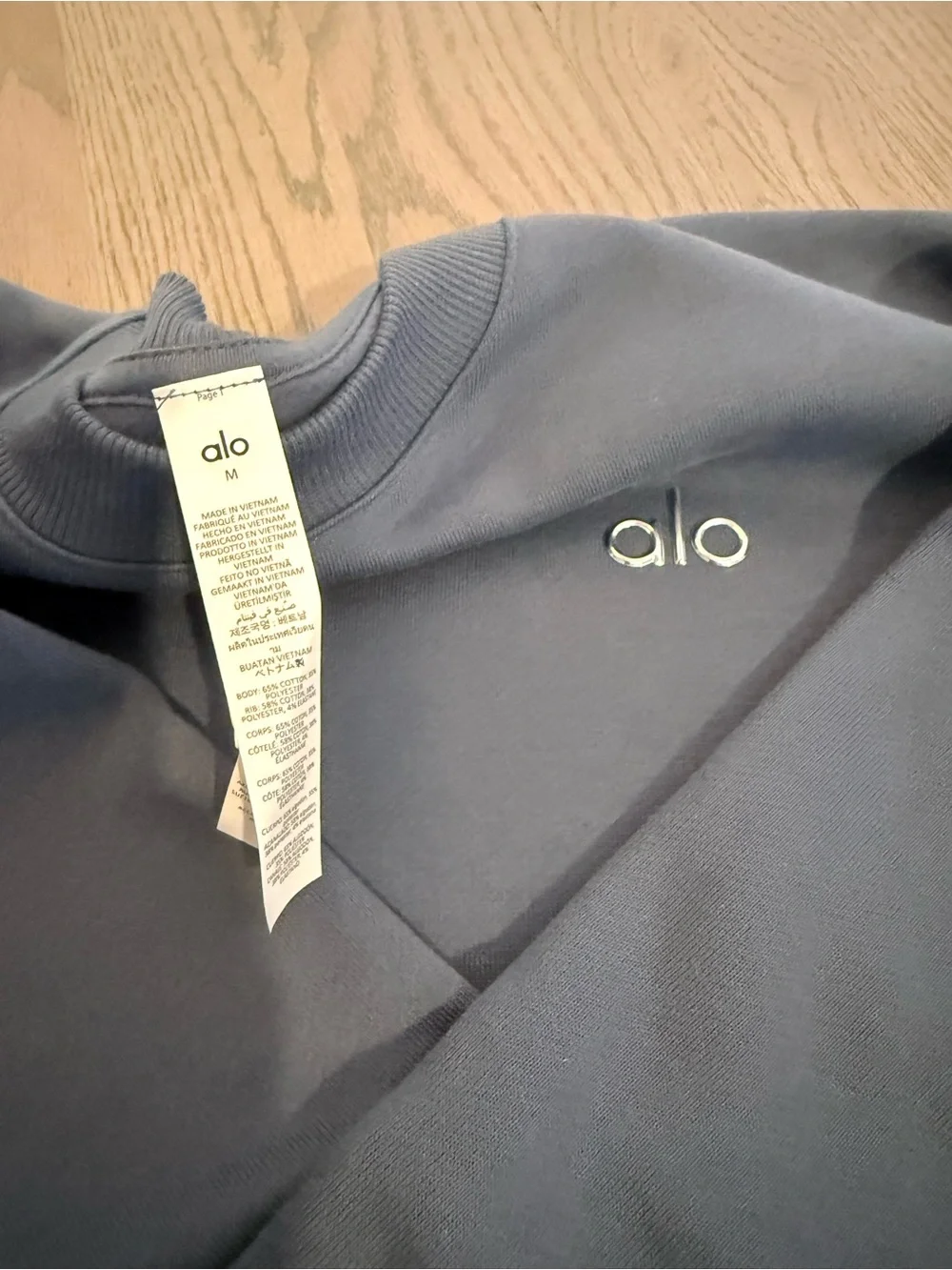 ALO Yoga Accolade Crewneck Sweatshirt in Bluestone